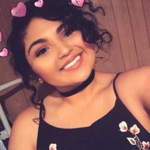 Meet your Posher, Corina